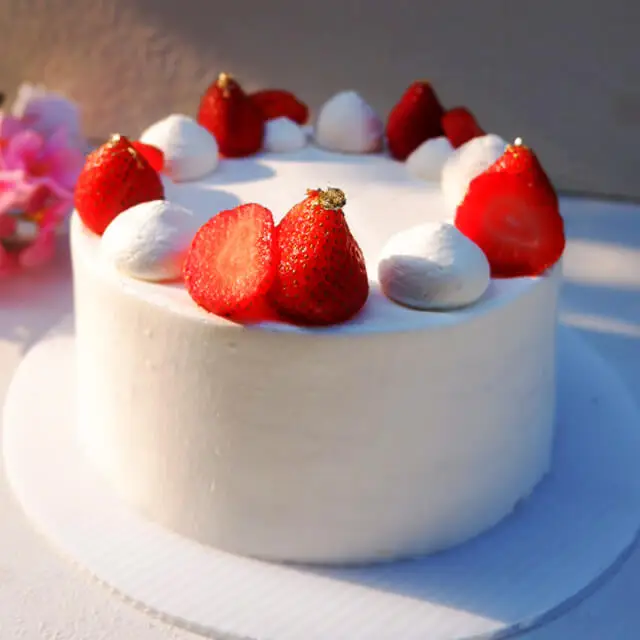 Strawberry Millecrepes - Kue Ulang Tahun